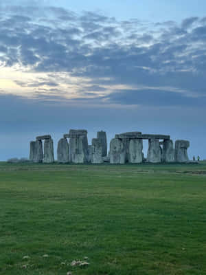 Scenic Stonehenge In England Wallpaper