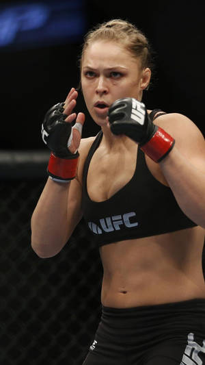 Scrimmaging Ronda Rousey Wallpaper