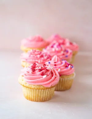 Scrumptious Pink Cupcakes Wallpaper