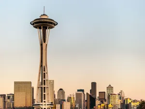 Seattle Space Needle Skyline Dusk Wallpaper