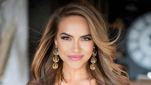 Selling Sunset Star Glamorous Look Wallpaper