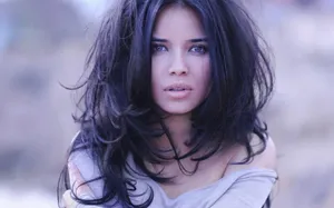 Sensual Glare Wallpaper