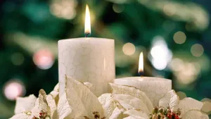 Serene Candle Light Illumination Wallpaper
