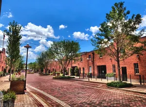 Serene Fort Worth Crossroad Wallpaper