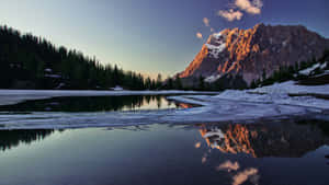 Serene Mountain Lake View Wallpaper