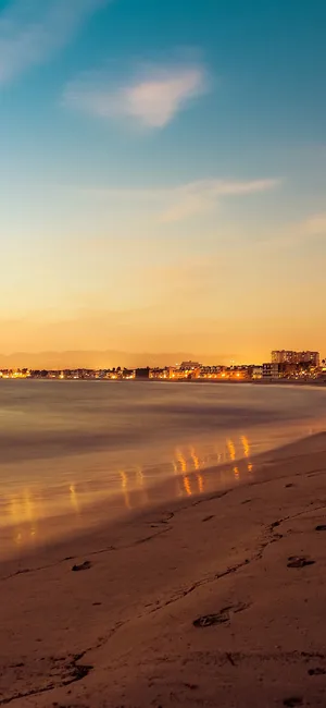 Serene Summer Beach - Apple Iphone Wallpaper Wallpaper