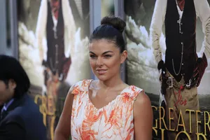 Serinda Swan Red Carpet Look Wallpaper
