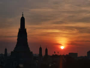 Shadow Of Wat Arun Wallpaper