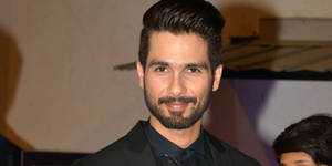 Shahid Kapoor In Black Suit Wallpaper