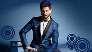 Shahid Kapoor In Formal Attire Wallpaper