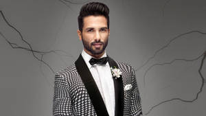 Shahid Kapoor In Tuxedo Wallpaper