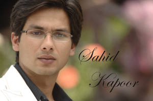 Shahid Kapoor With Eyeglasses Wallpaper