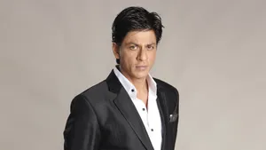 Shahrukh Khan Hd Studio Shot Wallpaper