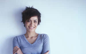 Shannyn Sossamon Posing For A Photoshoot Wallpaper