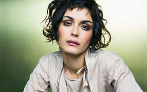 Shannyn Sossamon Posing Gracefully In A Stunning Photo Wallpaper