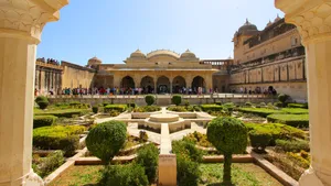 Sheesh Mahal In Amer Fort Wallpaper