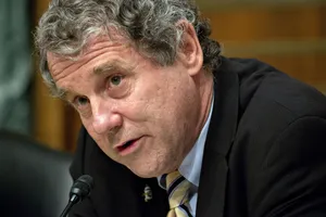 Sherrod Brown Leaning Forward Wallpaper