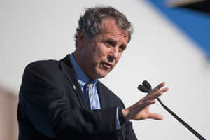 Sherrod Brown Speaking At Rally Wallpaper