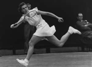 Shirley Fry Irvin 1951 Wimbledon Tournament Wallpaper