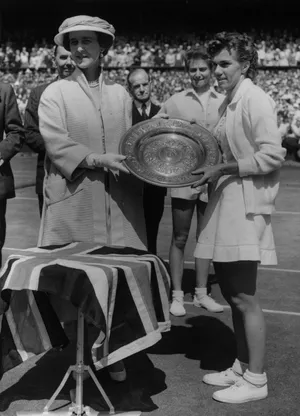 Shirley Fry Irvin 1956 Wimbledon Champion Wallpaper