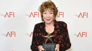 Shirley Maclaine Afi Award Trophy Wallpaper