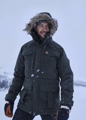 Shivering Man Smiling [wallpaper] Wallpaper