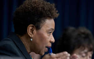 Side Profile Of Barbara Lee Wallpaper