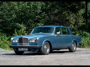 Side View Of A Classic Bentley T2 Wallpaper