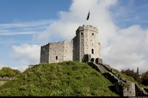 Side View Of Cardiff Castle Wallpaper