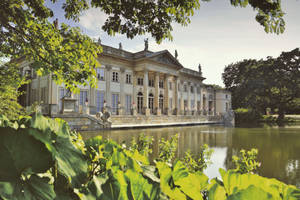 Sightseeing Poland's Lazienki Palace Wallpaper