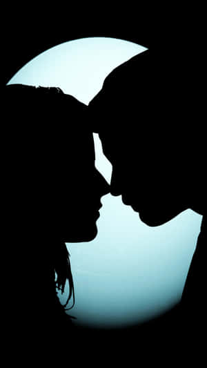 Silhouette Couple Kissing Moonlight Wallpaper