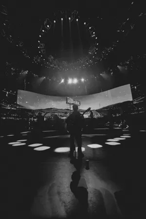 Silhouetteof Musicianon Stage Wallpaper