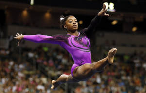 Simone Biles 2014 Us Gymnastics Championship Wallpaper