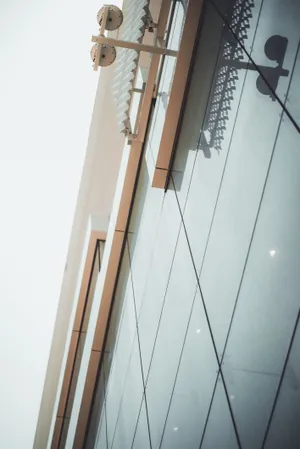 Simple Hd Glass Building Wallpaper