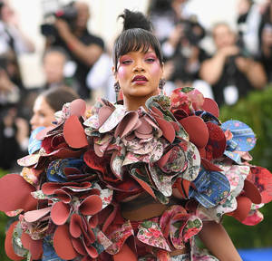 Singer Rihanna At The Met Gala Wallpaper