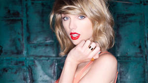 Singer-songwriter Taylor Swift Wallpaper