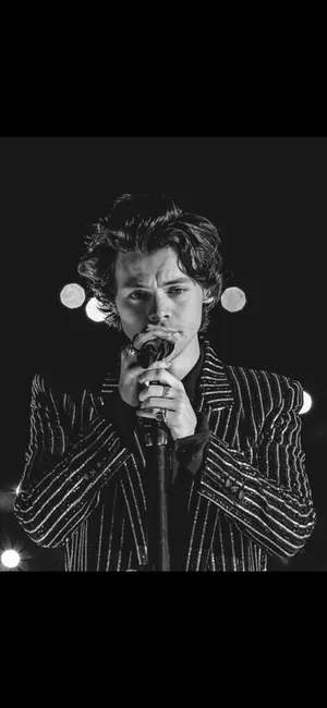 Singing Harry Styles Black And White Wallpaper