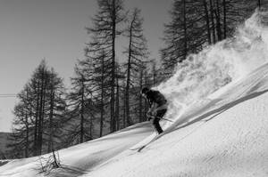 Skiing In Austria Wallpaper