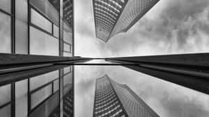 Skyward_ View_of_ Modern_ Skyscrapers Wallpaper