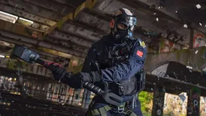 Sledge, The Elite Attacker In Rainbow Six Siege, Equipped With His Tactical Hammer And Ready For Action. Wallpaper