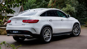 Sleek And Luxurious Mercedes-benz Gle-class Against A Breathtaking Backdrop Wallpaper