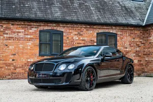 Sleek And Powerful Bentley Continental Supersports Wallpaper