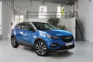 Sleek And Sensational Opel Grandland X Wallpaper