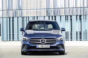 Sleek And Sophisticated Mercedes Benz B-class Wallpaper