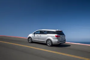 Sleek And Spacious Kia Sedona Minivan Wallpaper
