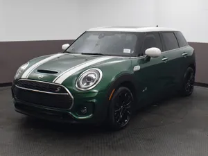 Sleek And Stylish Mini Cooper S Clubman All4 Wallpaper