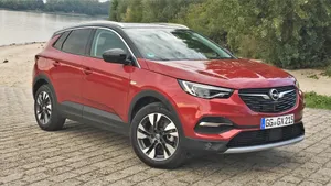 Sleek And Stylish Opel Grandland X Wallpaper