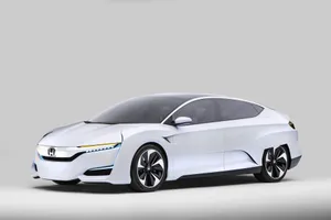 Sleek Honda Clarity Electric Vehicle Wallpaper