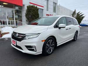 Sleek Honda Odyssey In Motion Wallpaper