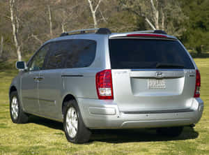 Sleek Hyundai Entourage In Motion Wallpaper